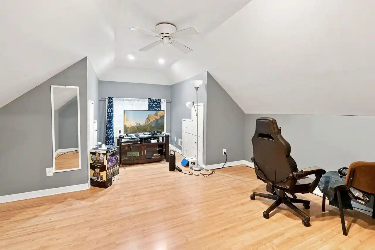 Photo 3 of Single family home for sale at 4029 Sheridan Road Road, Kenosha, WI 53140 | MLS# 1973589 | Listing updated on 2026-08-25