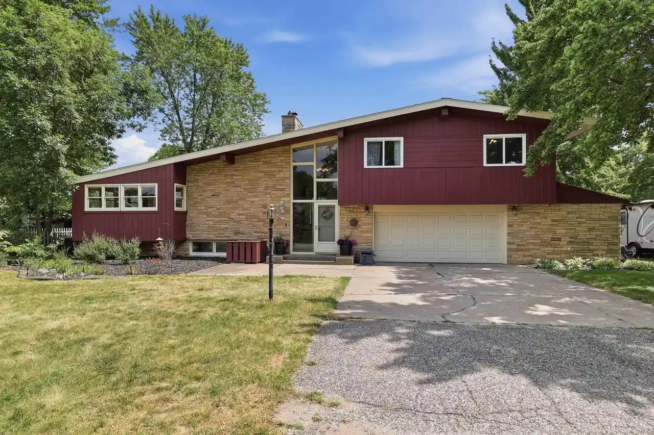 Photo 1 of Single family home for sale at 617 Sunset Boulevard Boulevard, Stevens Point, WI 54481 | MLS# 22603580 | Listing updated on 2026-08-30