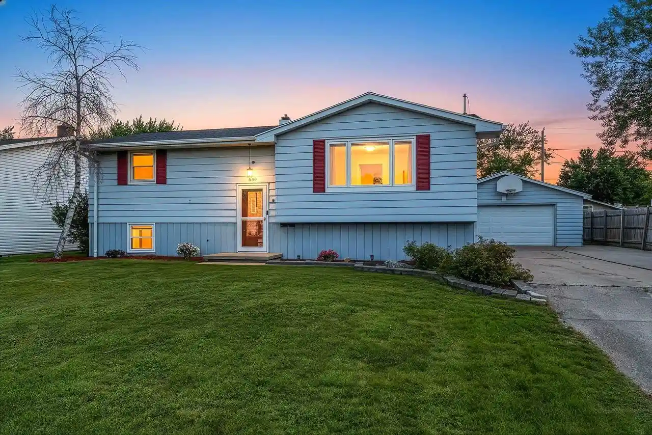 1st image of 2459 Robinson Avenue Avenue, Green Bay, WI 54311 | MLS# 50329912