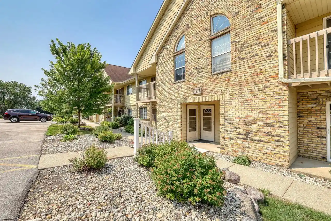 1st image of 4875 Easy Street Street #5, Hartland, WI 53029 | MLS# 1973607