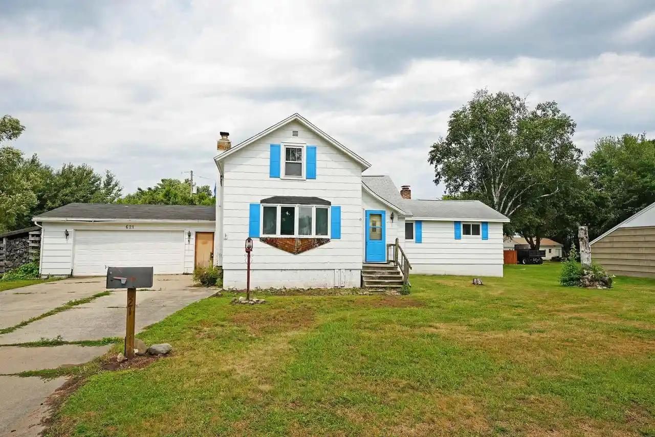 1st image of 621 Congress Street Street, Oconto, WI 54153 | MLS# 50329911