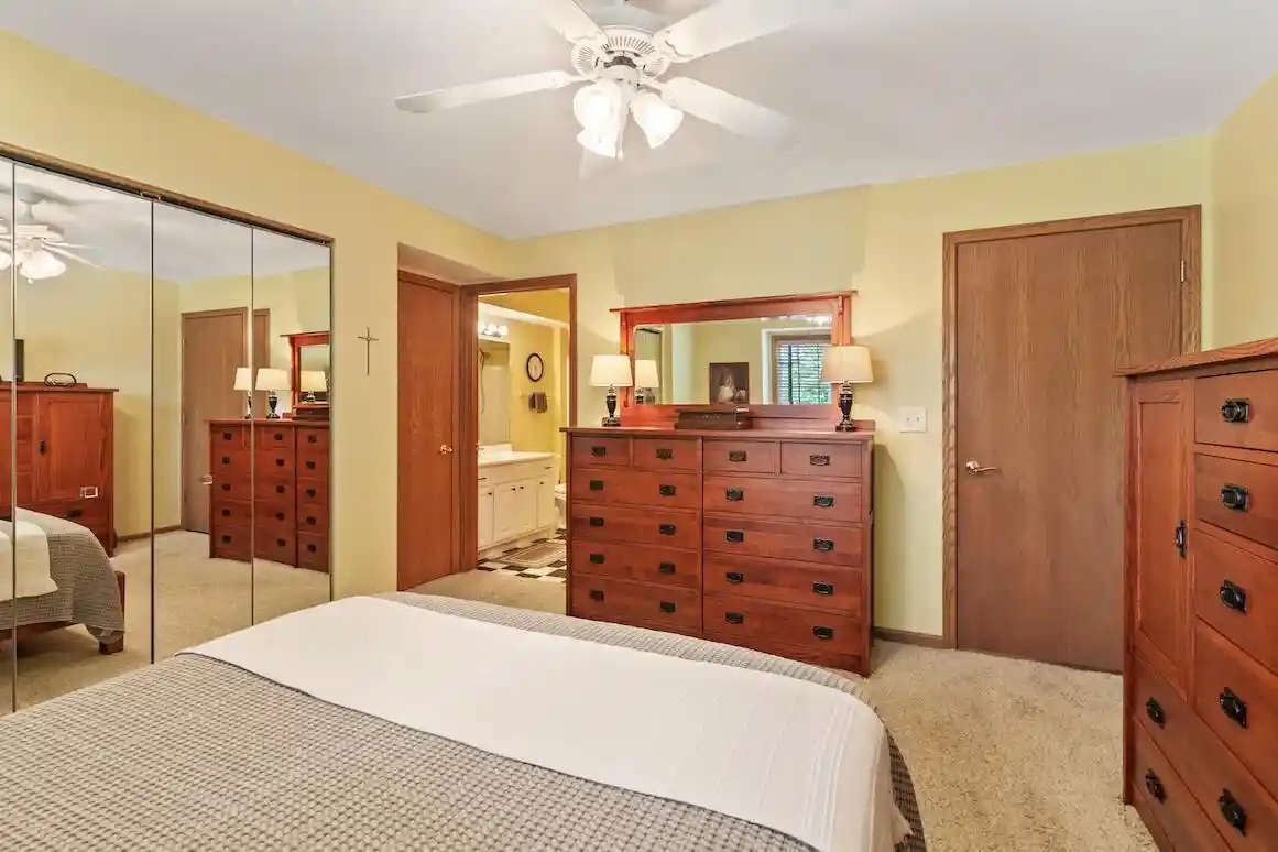 4th image of 4731 S Hunter Lane Lane, New Berlin, WI 53151 | MLS# 1973618