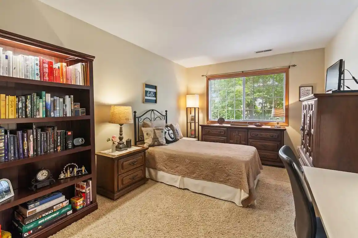 5th image of 4731 S Hunter Lane Lane, New Berlin, WI 53151 | MLS# 1973618