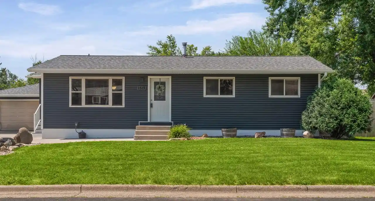 1st image of 1512 Cliffview Dr Dr, Holmen, WI 54636 | MLS# 1973619