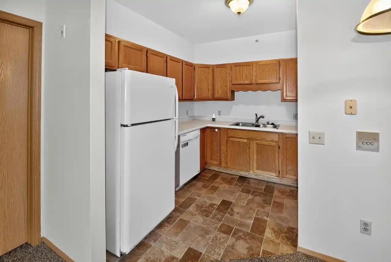 4th image of 140 W Commerce Blvd Blvd, Slinger, WI 53086