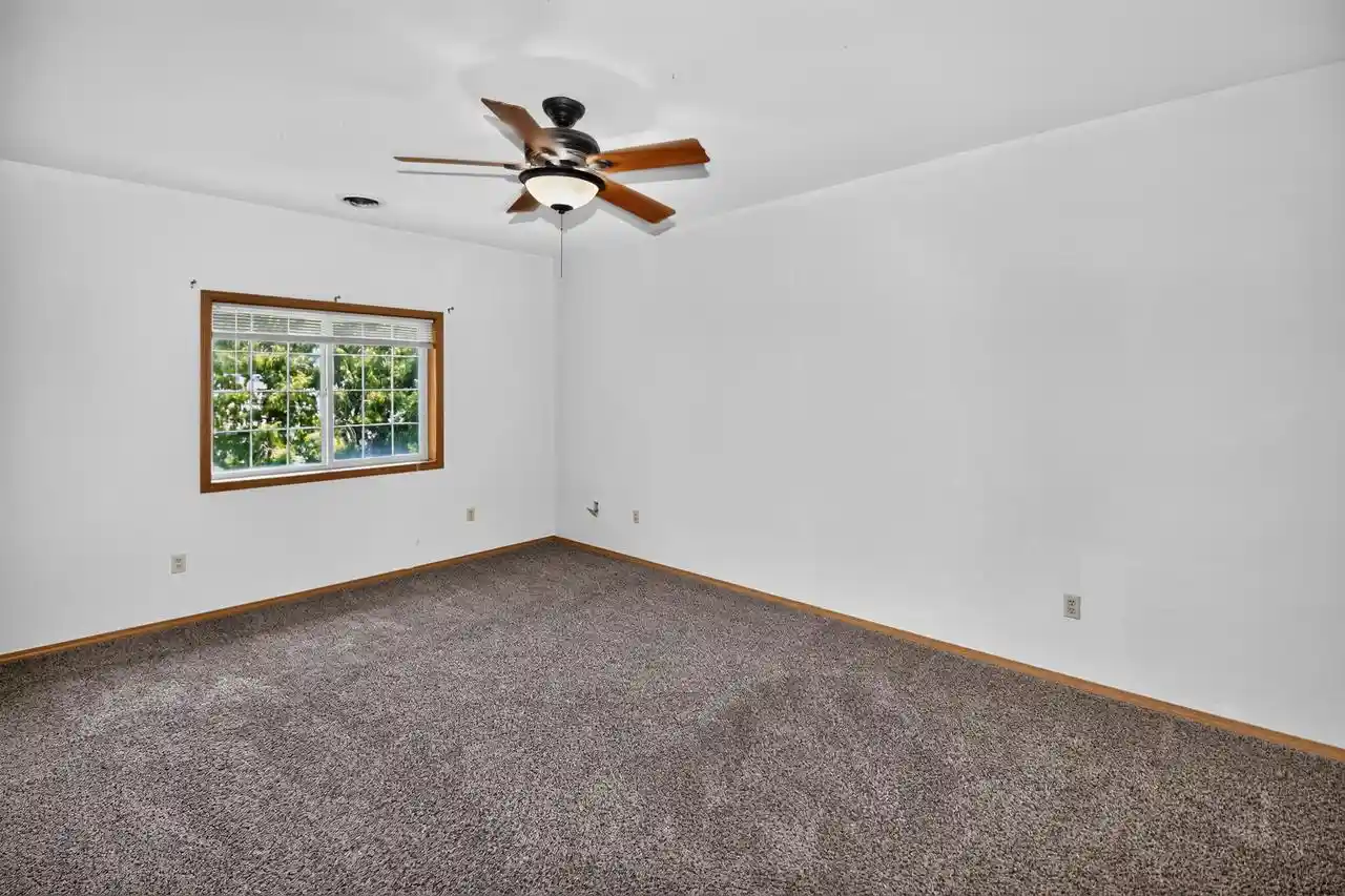 5th image of 140 W Commerce Blvd Blvd, Slinger, WI 53086