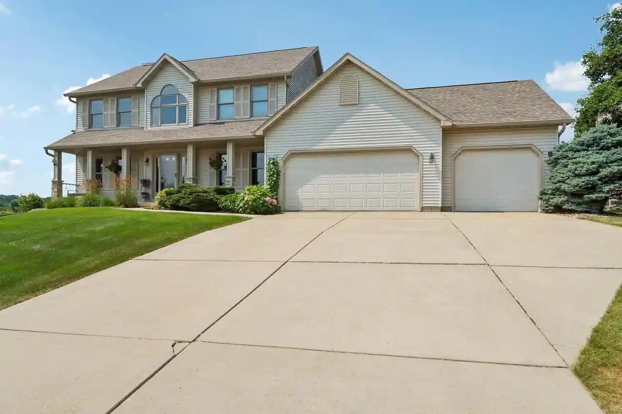 1st image of 8437 Ellington Way Way, Middleton, WI 53562 | MLS# 2029095