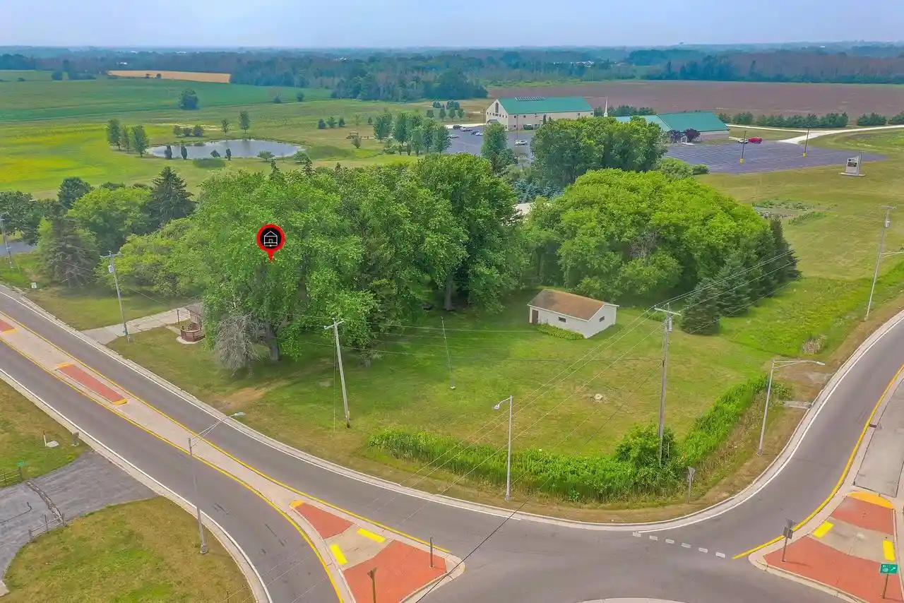 4th image of 4522 County Hwy B, Manitowoc, WI 54220 | MLS# 1973626