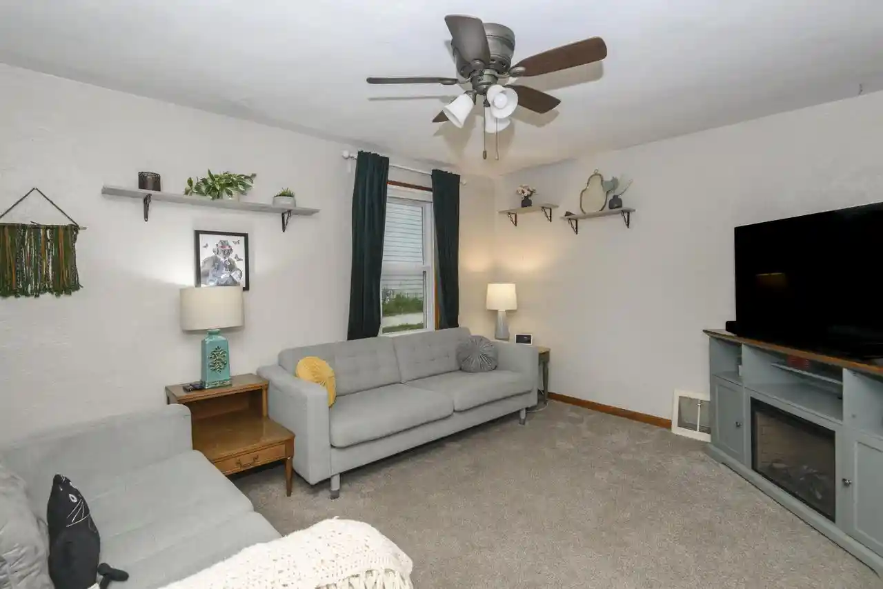 2nd image of 4013 S 40th Street Street, Milwaukee, WI 53221 | MLS# 1973644