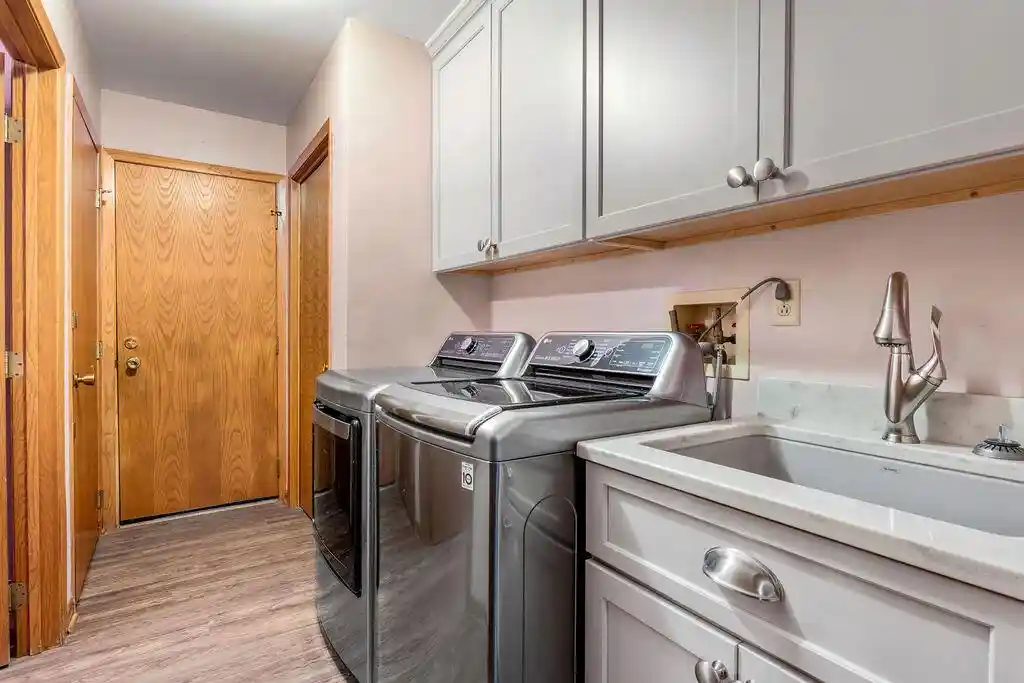 28th image of 971 S Imperial Dr Dr, Hartland, WI 53029 | MLS# 1973647