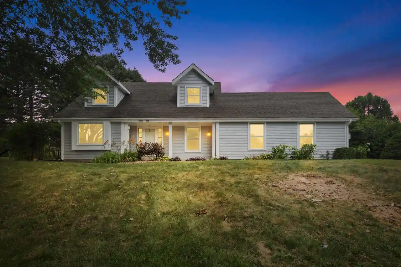 1st image of 10229 Concord Dr Dr, Mequon, WI 53097 | MLS# 1973655