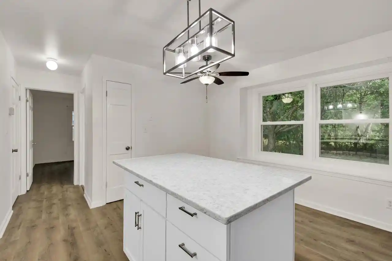 4th image of 10229 Concord Dr Dr, Mequon, WI 53097 | MLS# 1973655