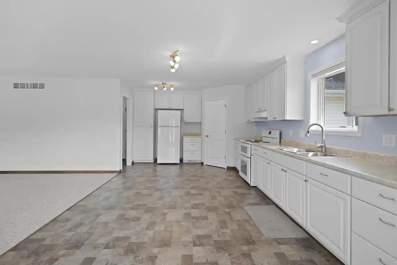37th image of 3909 16th Pl Pl, Kenosha, WI 53144 | MLS# 1973657