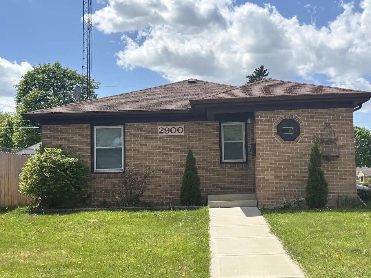 Photo 1 of Single family home for sale at 2900 Drexel Avenue S Avenue S, Racine, WI 53403 | MLS# 1973668 | Listing updated on 2026-09-10