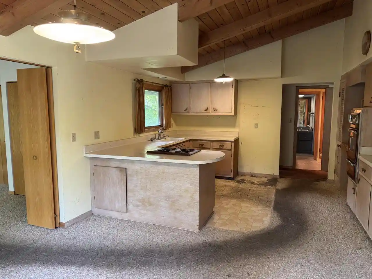 2nd image of 10117 N Greenview Dr Dr, Mequon, WI 53092 | MLS# 1973673