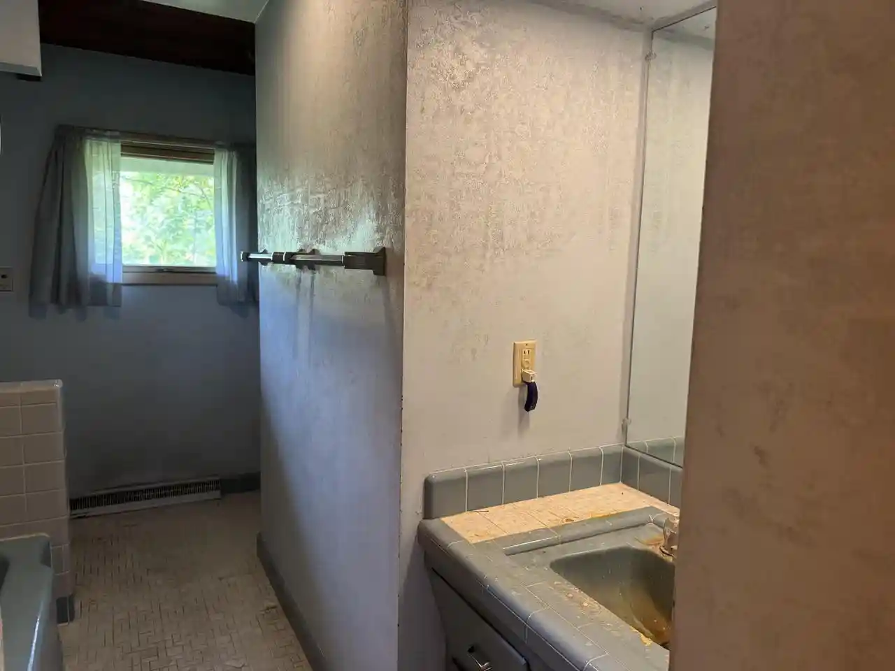 5th image of 10117 N Greenview Dr Dr, Mequon, WI 53092 | MLS# 1973673