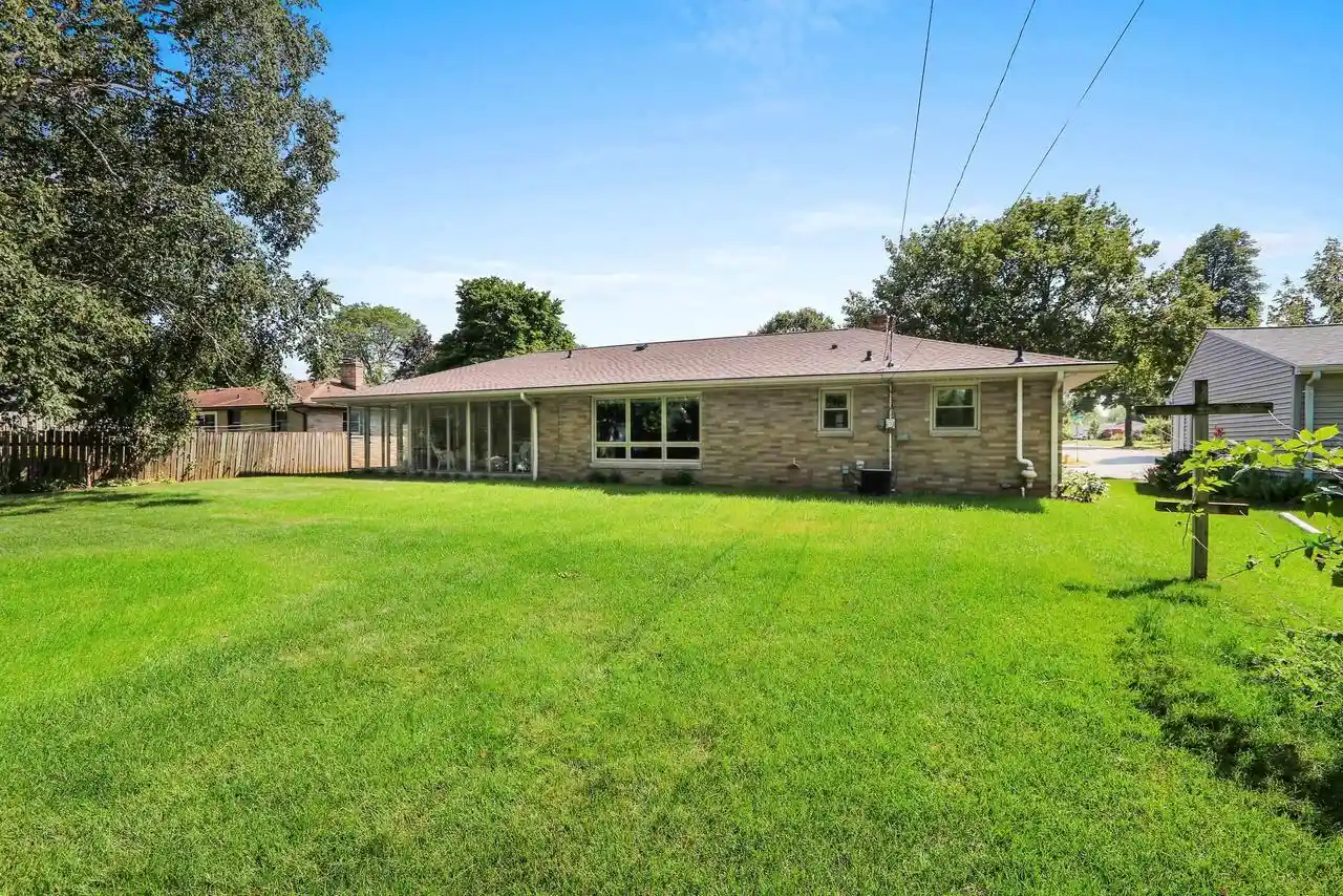 Photo 3 of Single family home for sale at 1404 Liberty Street Street, Green Bay, WI 54304 | MLS# 50329947 | Listing updated on 2026-08-27