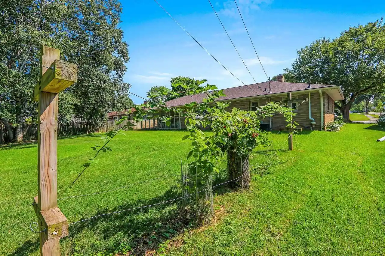 Photo 4 of Single family home for sale at 1404 Liberty Street Street, Green Bay, WI 54304 | MLS# 50329947 | Listing updated on 2026-08-27