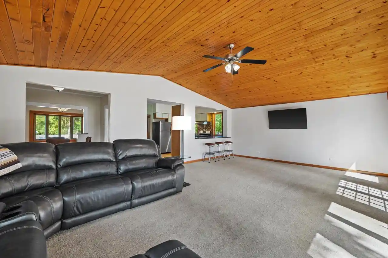2nd image of 1341 Sheridan Road Road, Kenosha, WI 53140 | MLS# 1973680
