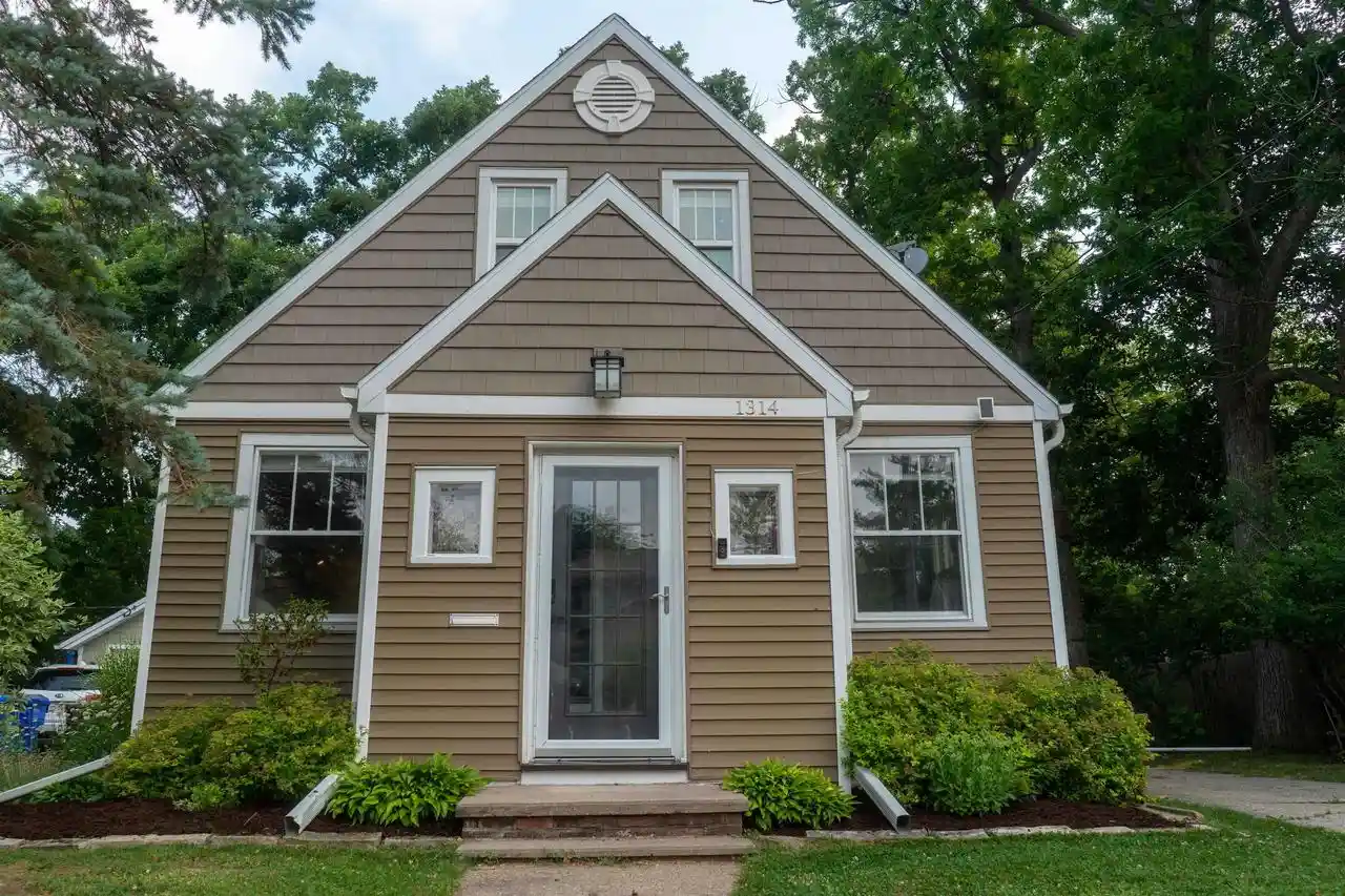 1st image of 1314 W Pine Street Street, Appleton, WI 54914 | MLS# 50329933