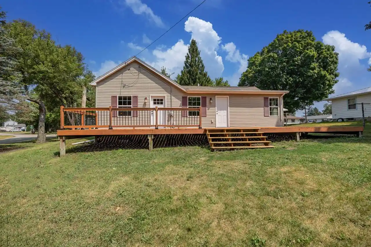 1st image of 802 Beacon Street Street, Palmyra, WI 53156 | MLS# 1973676
