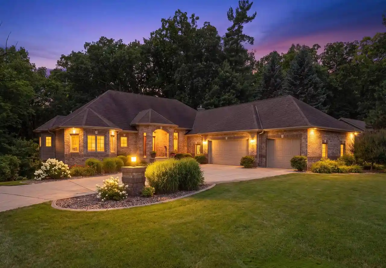 1st image of 2870 Sleepy Hollow Dr Dr, Green Bay, WI 54311 | MLS# 50329958