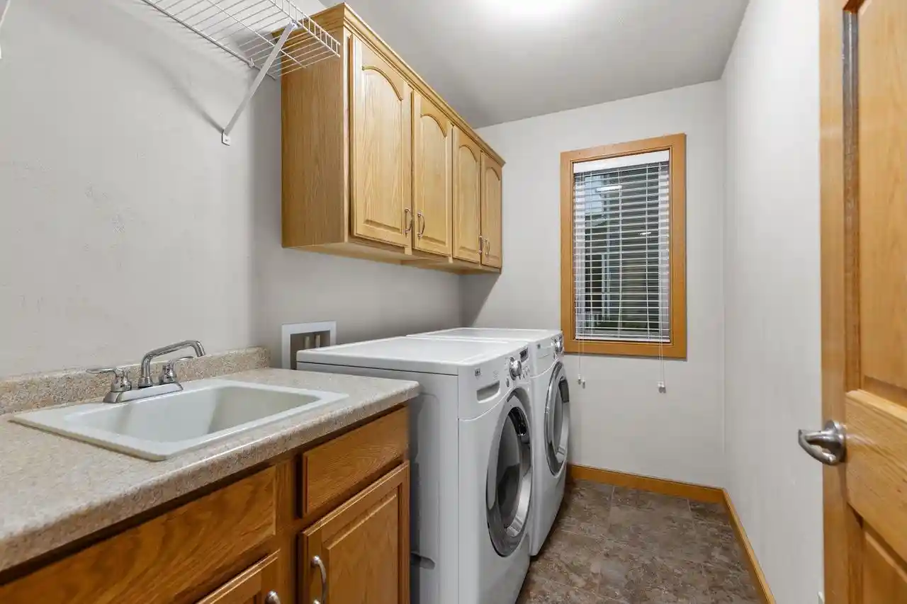 Photo 3 of Sale Pending at 4013 E Benvalley Dr Dr, Appleton, WI 54913 | MLS# 50329964 | Listing updated on 2026-09-14