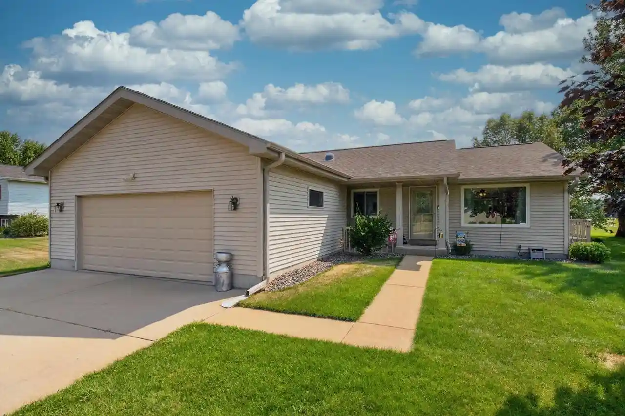 1st image of 840 Fawn Lane Lane, Port Edwards, WI 54469 | MLS# 22603599