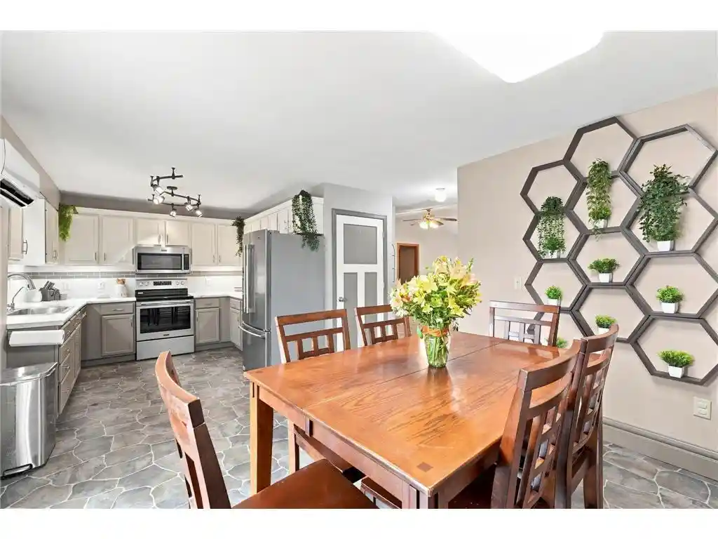 5th image of 1880 Windmill Dr Dr, Baldwin, WI 54002 | MLS# 7114755