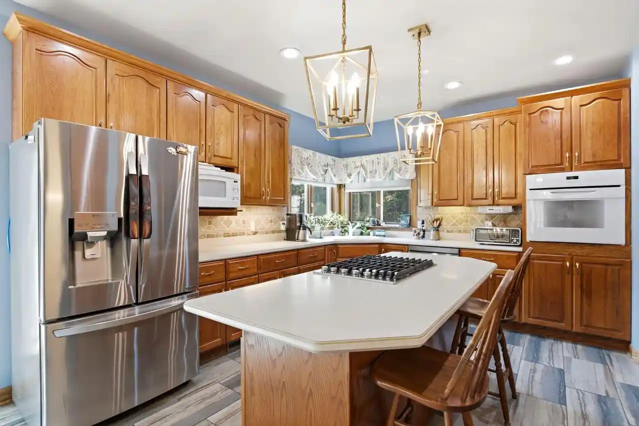 5th image of S86W30485 Stonegate Dr Dr, Mukwonago, WI 53149 | MLS# 1973703