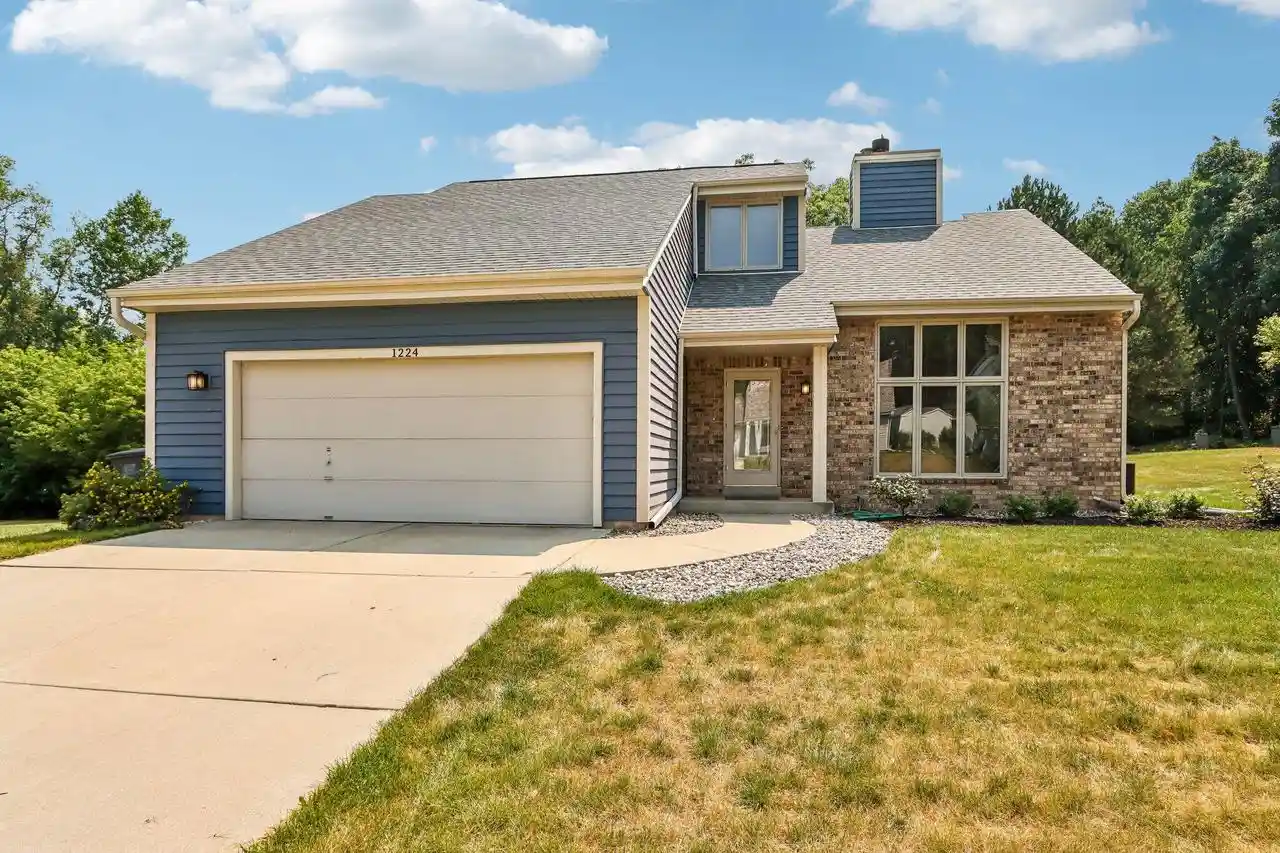 1st image of 1224 Riverton Dr Dr, Mukwonago, WI 53149 | MLS# 1973707