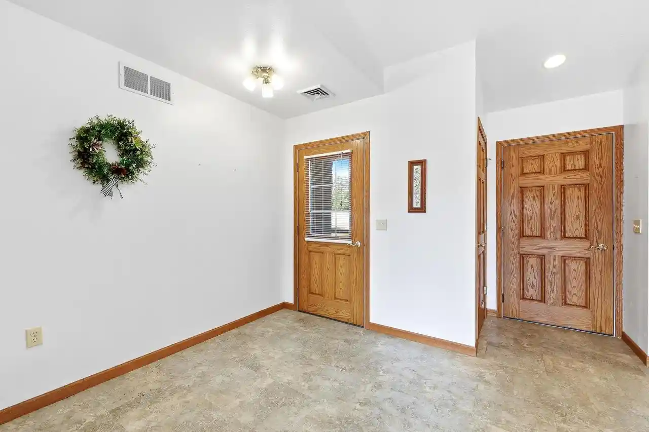 5th image of 1016 Jasmine Ln Ln, Stevens Point, WI 54482