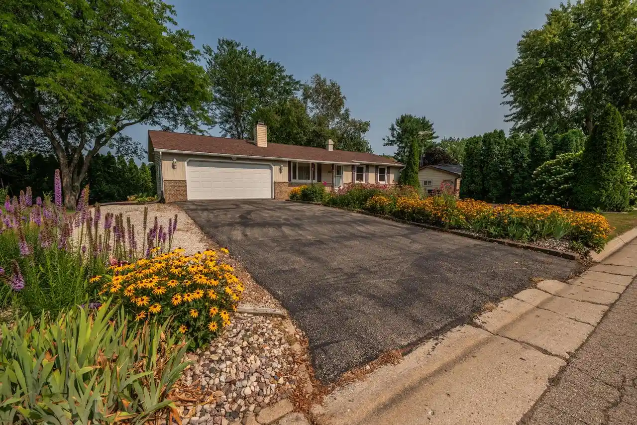 1st image of 384 Ridge Road Road, Juneau, WI 53039 | MLS# 1973717