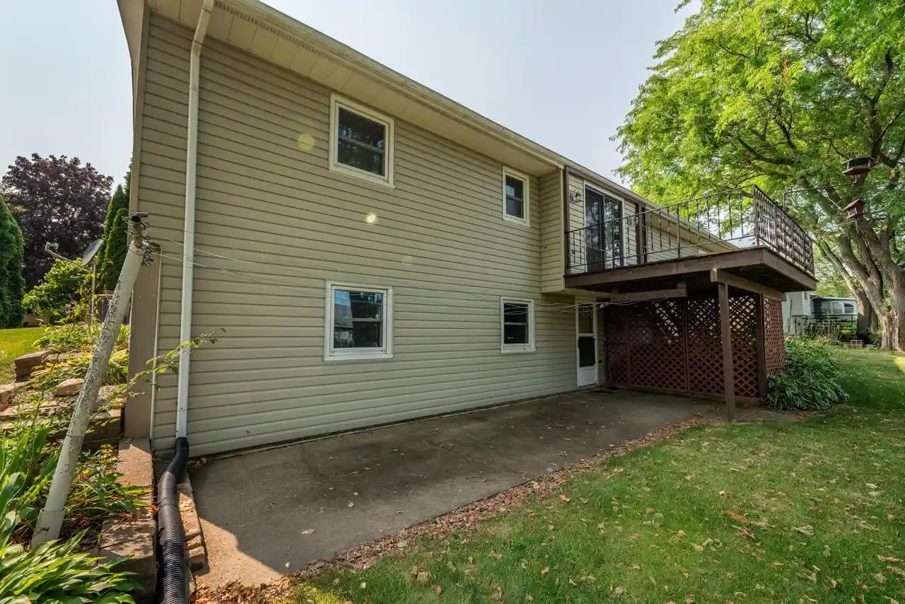 3rd image of 384 Ridge Road Road, Juneau, WI 53039 | MLS# 1973717