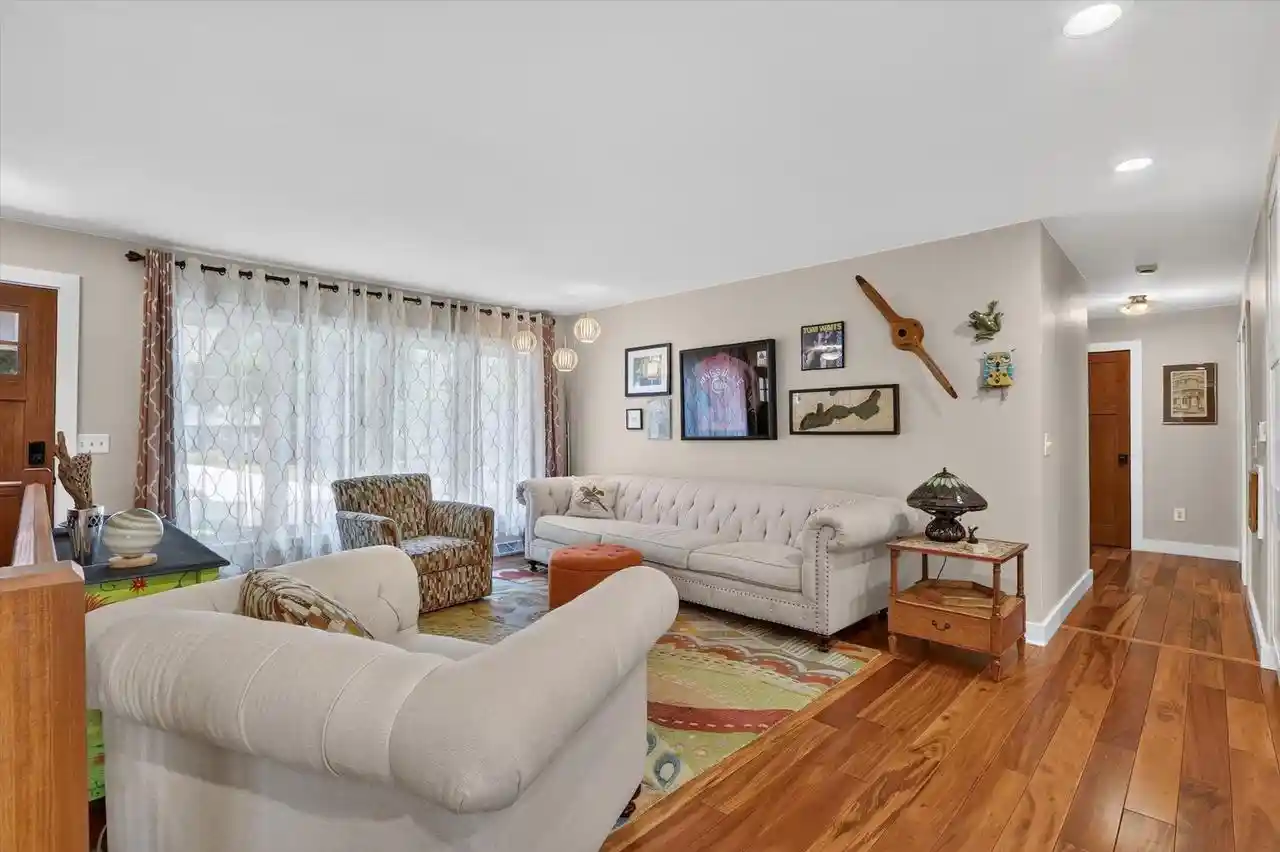 2nd image of 615 Sussex Dr Dr, Janesville, WI 53546 | MLS# 2029136