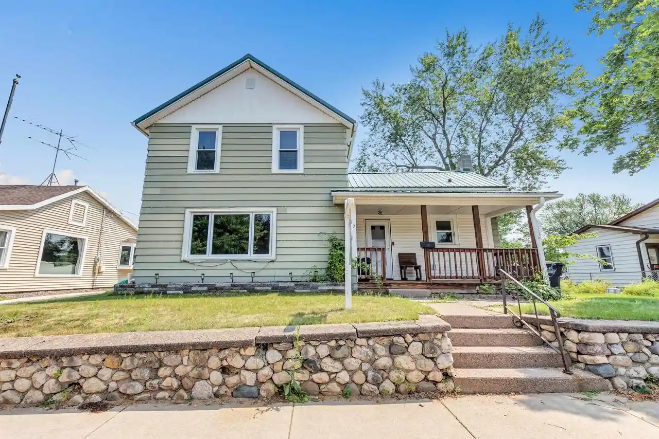 Photo 1 of Single family home for sale at 520 S Union Street Street, Shawano, WI 54166 | MLS# 50329977 | Listing updated on 2026-09-21