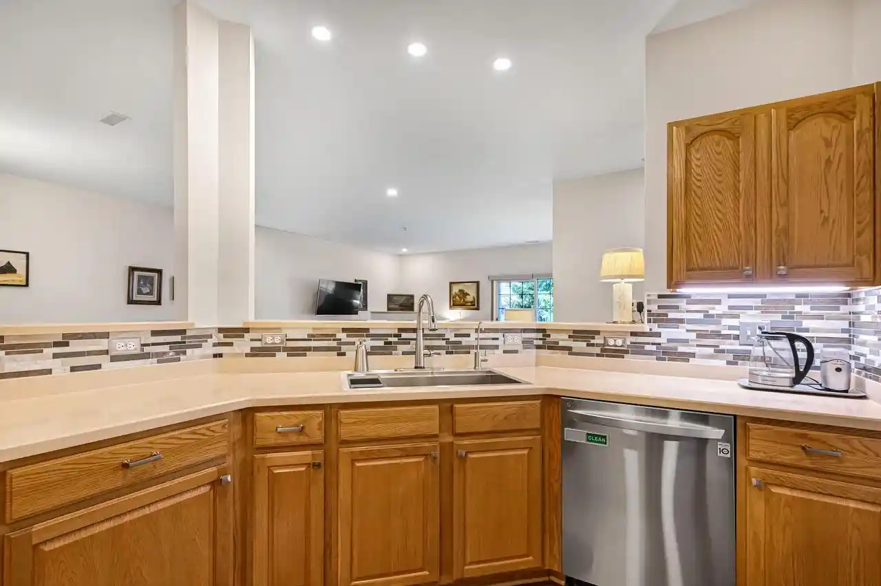 3rd image of 6000 S Buckhorn Ave Ave, Cudahy, WI 53110