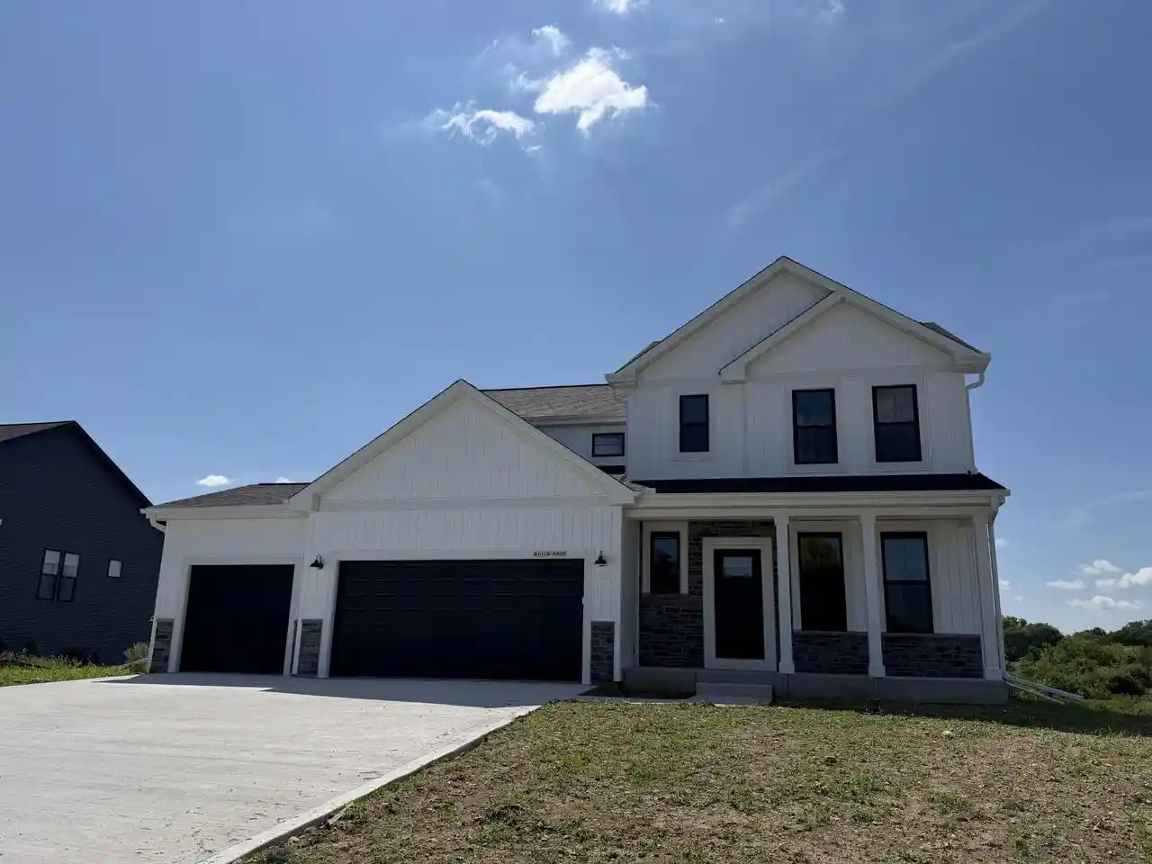 1st image of N101w16895 Tanglewood Dr Dr, Germantown, WI 53022 | MLS# 1973731