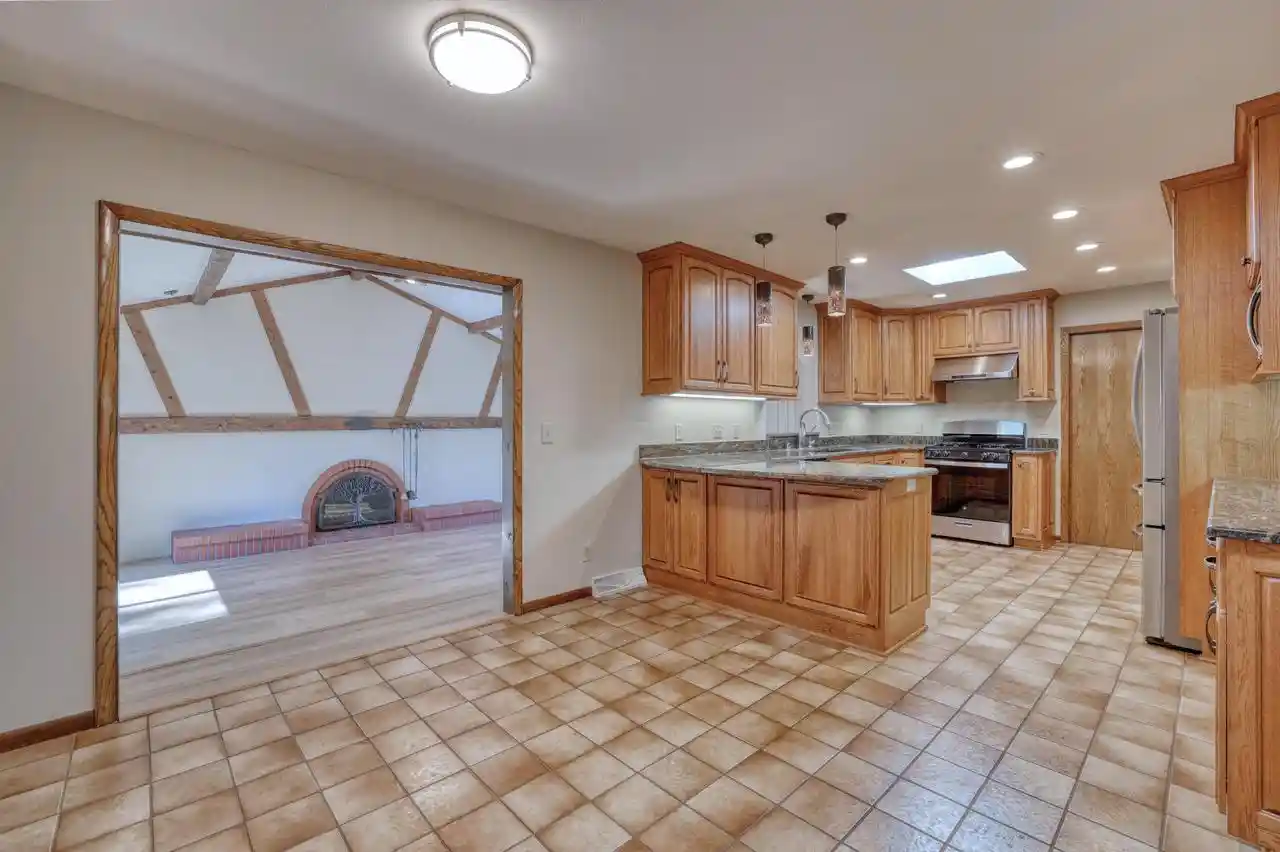2nd image of W167 Cottage Avenue Avenue, Oconomowoc, WI 53066 | MLS# 1973733
