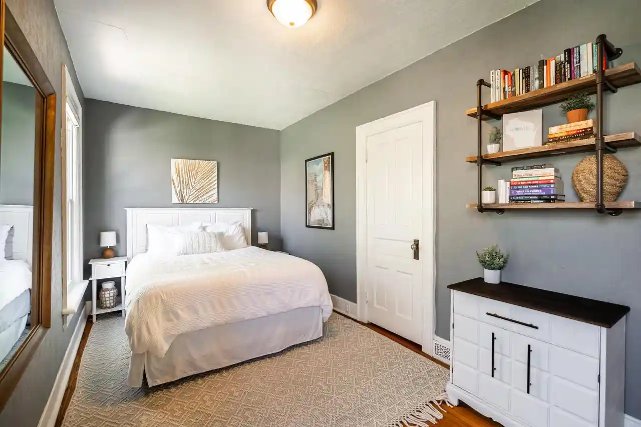 5th image of 1550 E Irving Pl Pl, Milwaukee, WI 53202 | MLS# 1973736