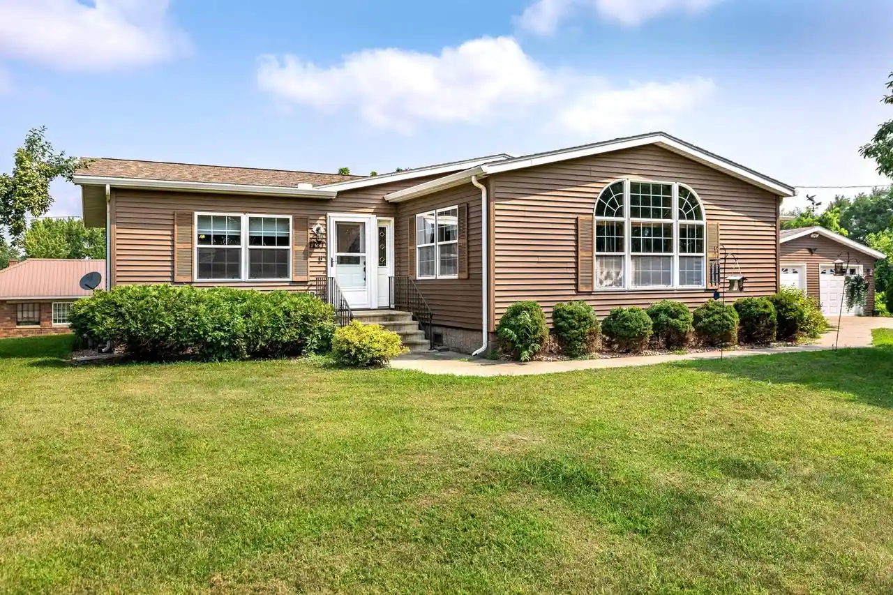 Photo 1 of Sale Pending at 1727 Salem Road Road, La Crosse, WI 54603 | MLS# 1973737 | Listing updated on 2026-09-04