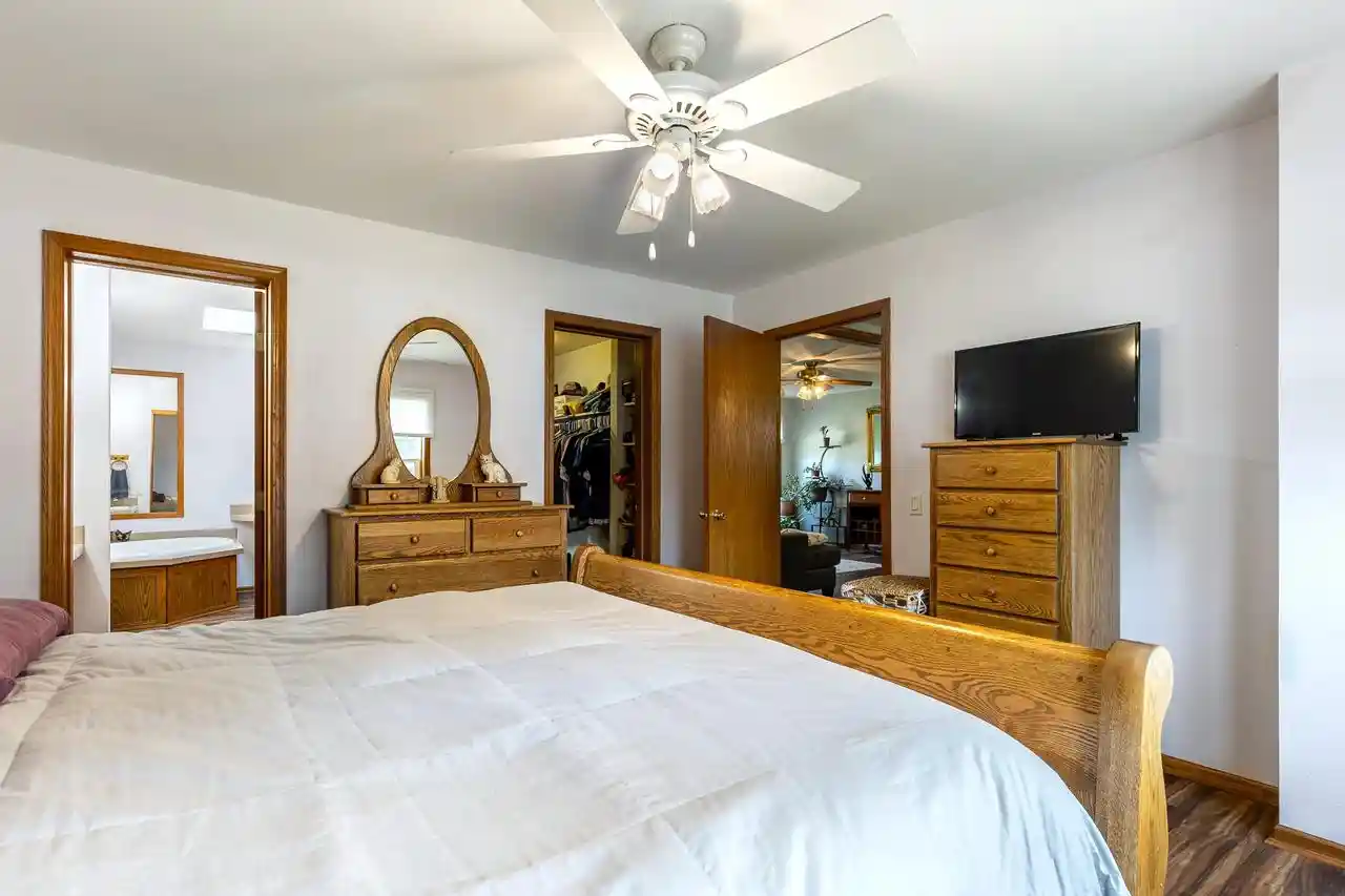 Photo 4 of Sale Pending at 1727 Salem Road Road, La Crosse, WI 54603 | MLS# 1973737 | Listing updated on 2026-09-04