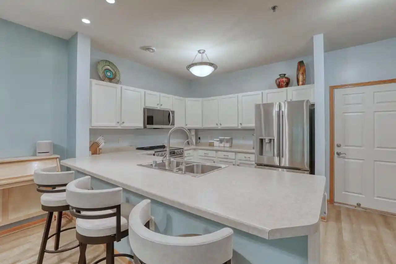 2nd image of 1500 Gabriel Dr Dr, Waukesha, WI 53188