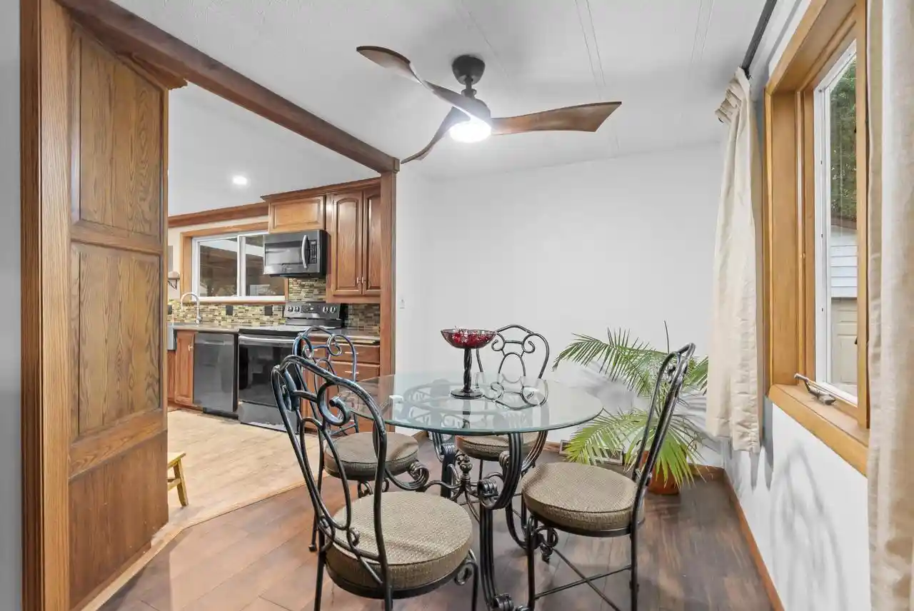2nd image of 815 Elizabeth Avenue Avenue, Marinette, WI 54143 | MLS# 50330000