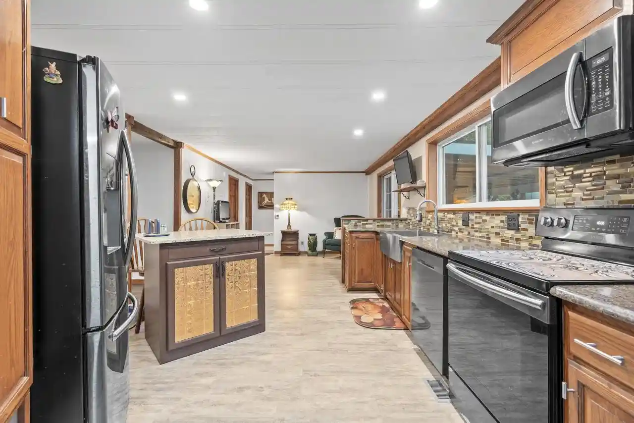 4th image of 815 Elizabeth Avenue Avenue, Marinette, WI 54143 | MLS# 50330000