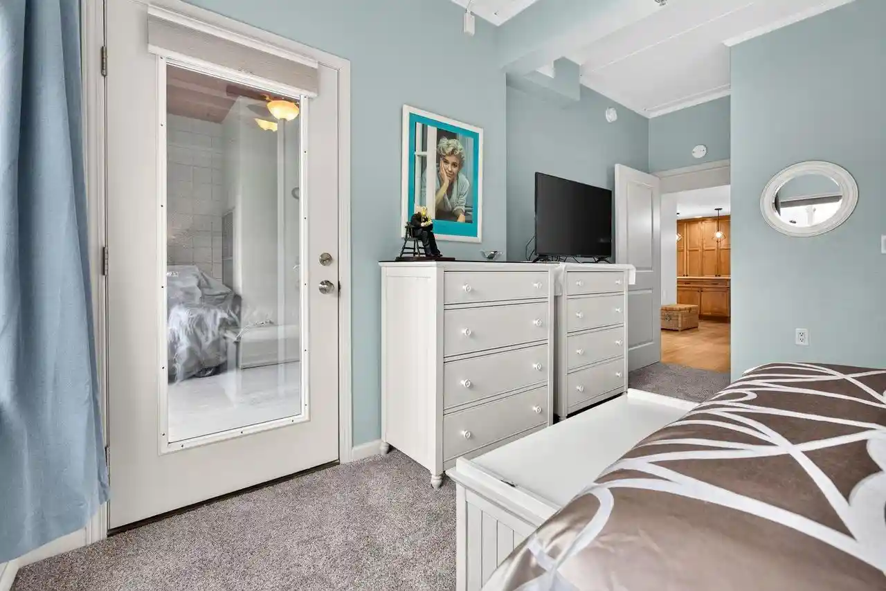 Listing Photo 4 - Condo for sale in building located at 400 N Richmond St St, Appleton, WI 54911 - Unit #425