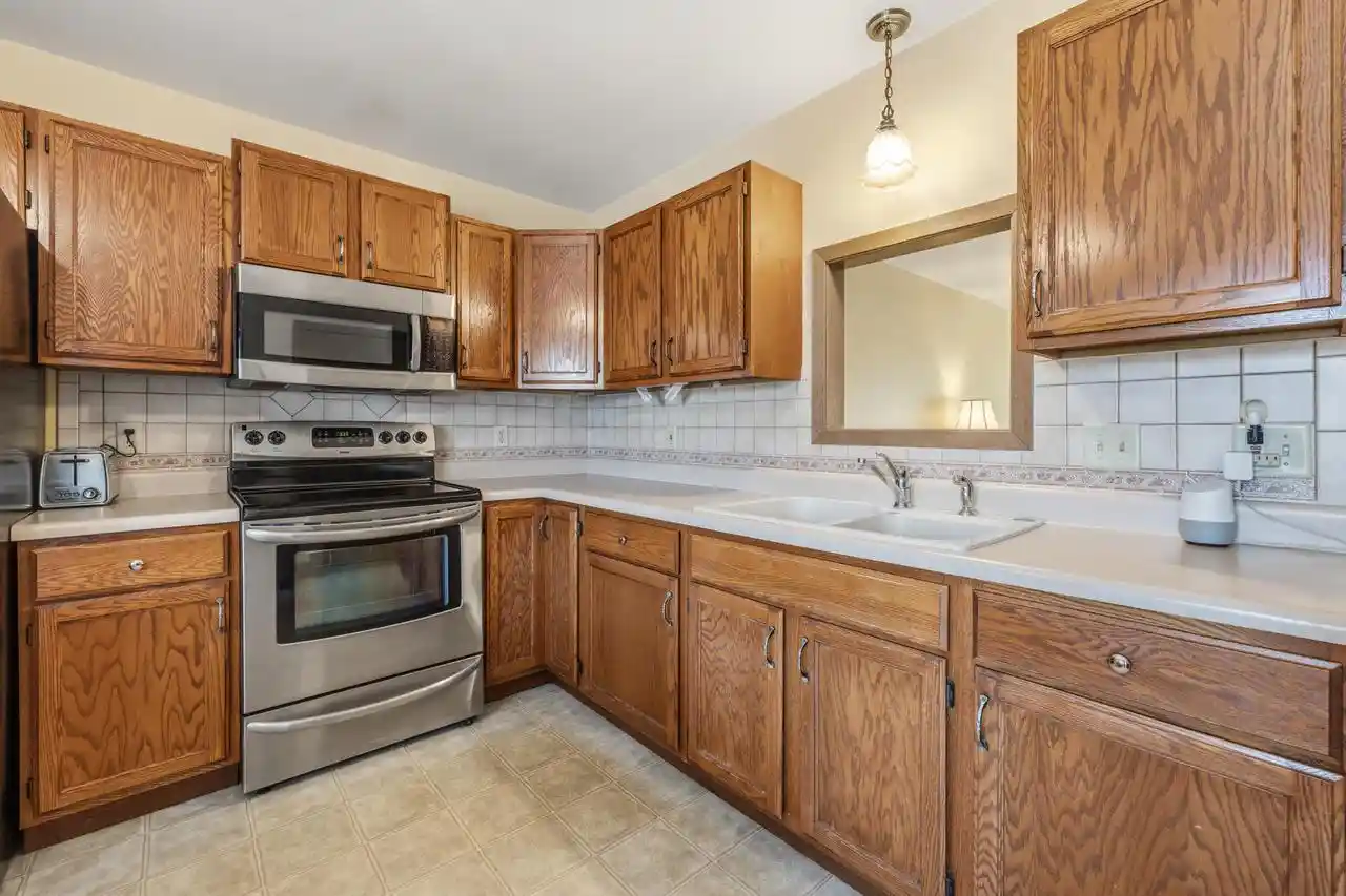 4th image of 517 Slinger Rd Rd, Slinger, WI 53086