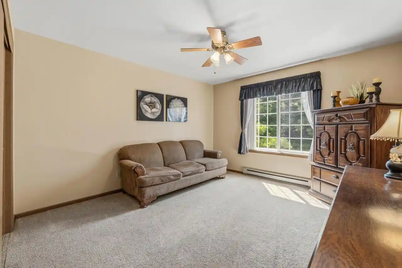 5th image of 517 Slinger Rd Rd, Slinger, WI 53086