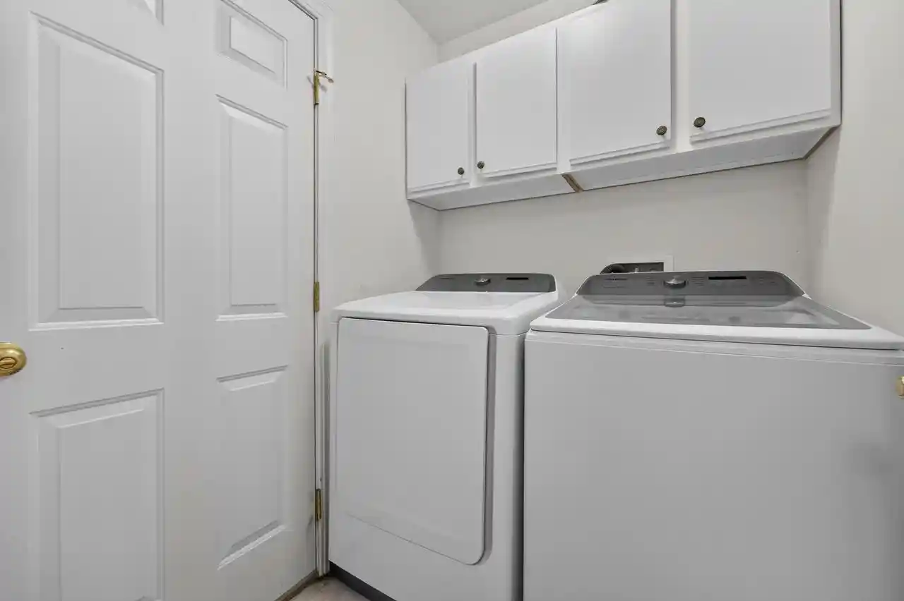 2nd image of 4810 S Waterview Court Court, Milwaukee, WI 53220 | MLS# 1973774