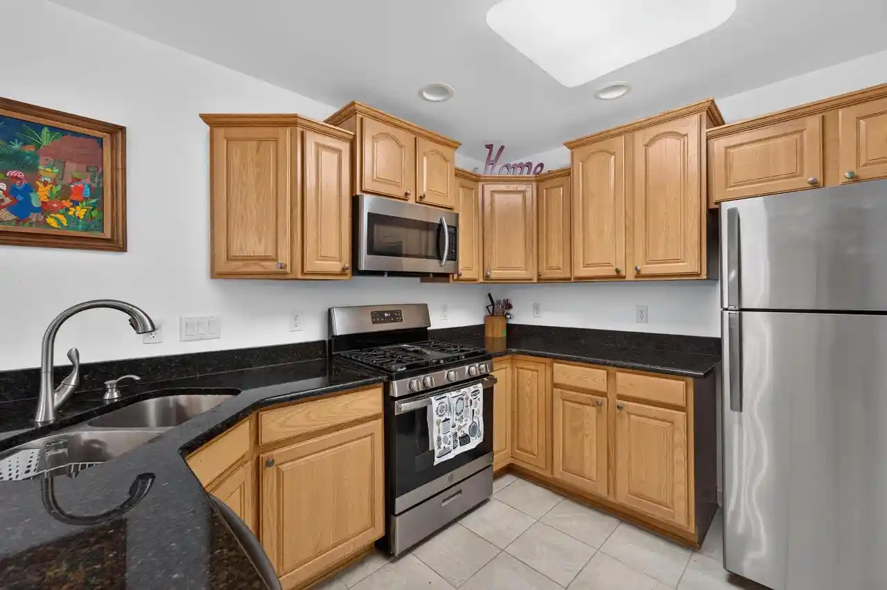 31st image of 4810 S Waterview Court Court, Milwaukee, WI 53220 | MLS# 1973774